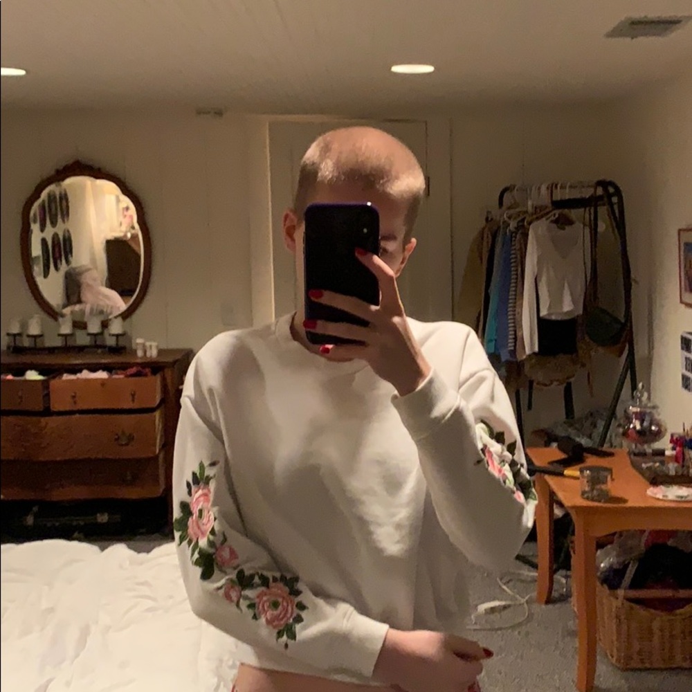 Floral embroidered sweatshirt